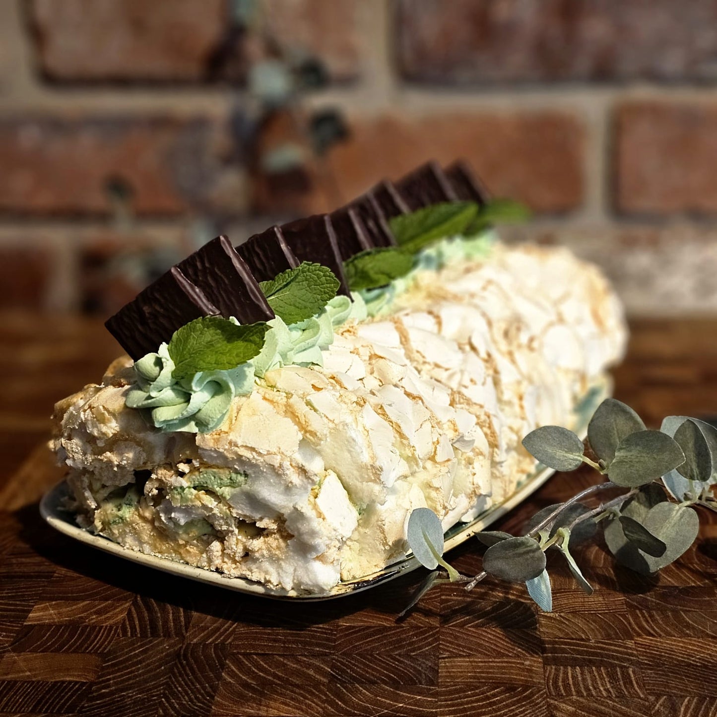 Fresh Cream Meringue Roulade (Serves 8)